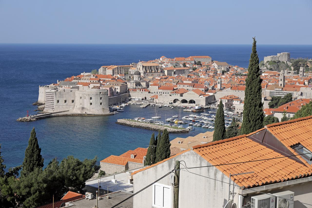 330 Dubrovnik